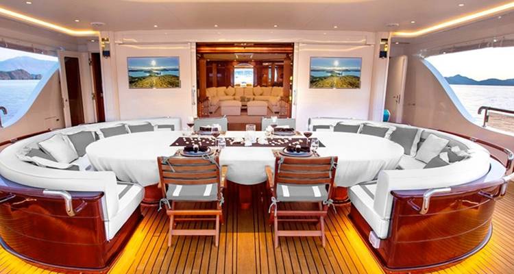 Aqua Mare Luxury Yacht 8 jours - GUIDEcuador Travel 1