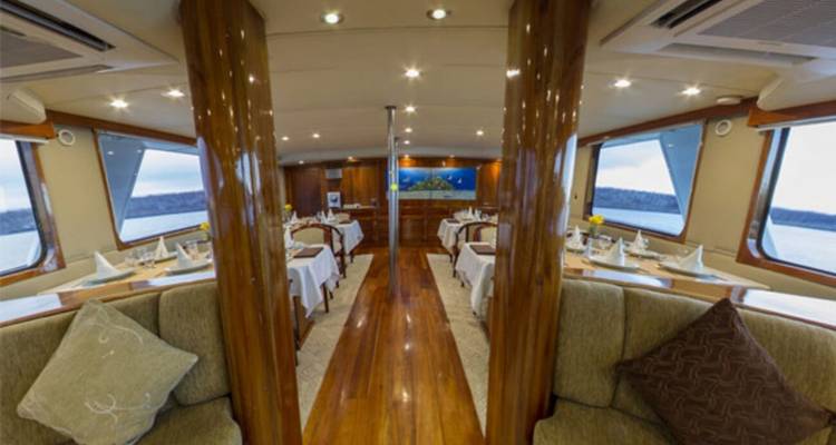Integrity Luxury Yacht 8 Days - GUIDEcuador Travel 3