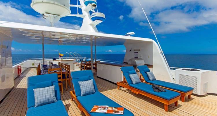 Calipso First Class Yacht 8 Days - GUIDEcuador Travel 9