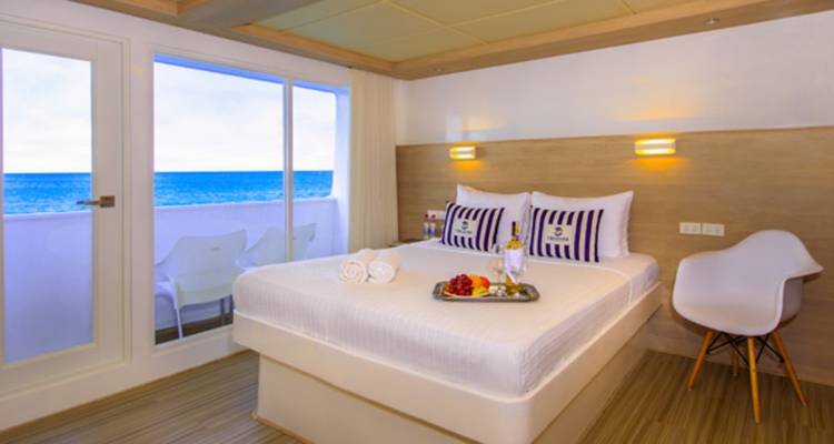 Treasure Of Galapagos First Class Catamaran 7 Days - GUIDEcuador Travel 9