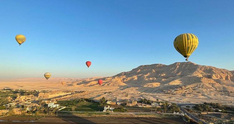 Balade en montgolfière : s'envoler au- dessus de Louxor - Pharaohn Tours 10