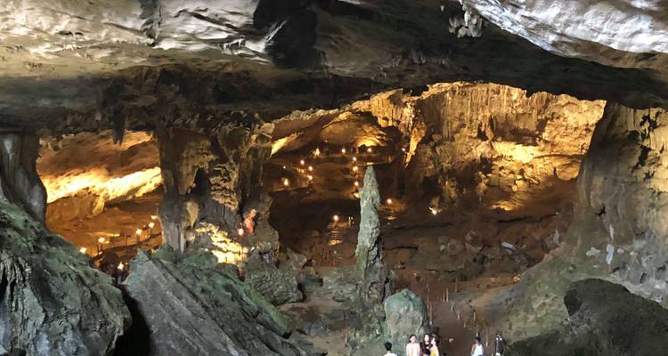 Baie d'Halong : journée complète avec grottes, kayak et baignade - transfert par l'autoroute - Old Quarter Travel 1