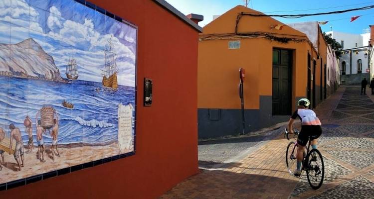 Vuelta a Gran Canaria y Tenerife - Eat Sleep Cycle 1