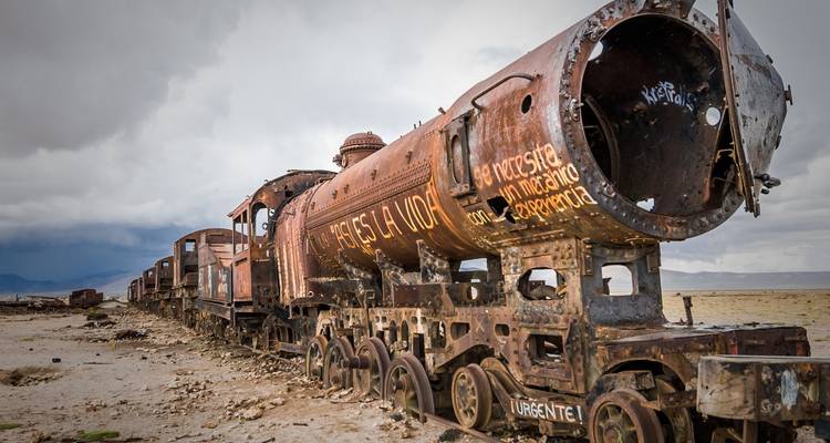 UYUNI SALT FLATS FULL DAY GROUP TOUR - Peru Trek 4 Good 2