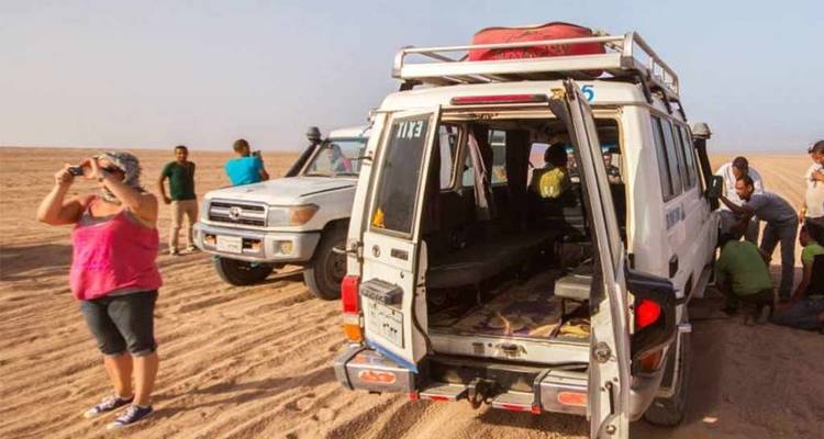 SAFARI IN JEEP 4X4 DURING SUNSET - Alacart Travel Egypt 3