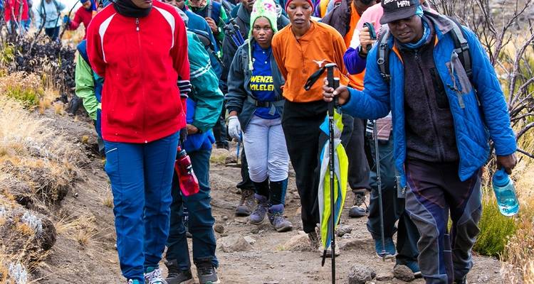 Kilimanjaro Día Internacional de la Mujer Marzo 2024 - Zara Tours (Zara Tanzania Adventures) 8