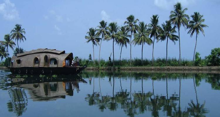 Romantic Beaches and Backwaters 10 Days  Tour of Kerela - Agra Travels Service & Tours 4