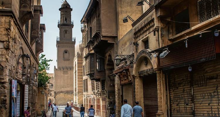 Découvrez l'Égypte en 4 jours : Le musée du Caire, les pyramides de Gizeh et les sites emblématiques -  Black Camel Tours e. U. 6