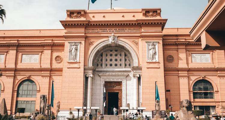 Découvrez l'Égypte en 4 jours : Le musée du Caire, les pyramides de Gizeh et les sites emblématiques -  Black Camel Tours e. U. 2