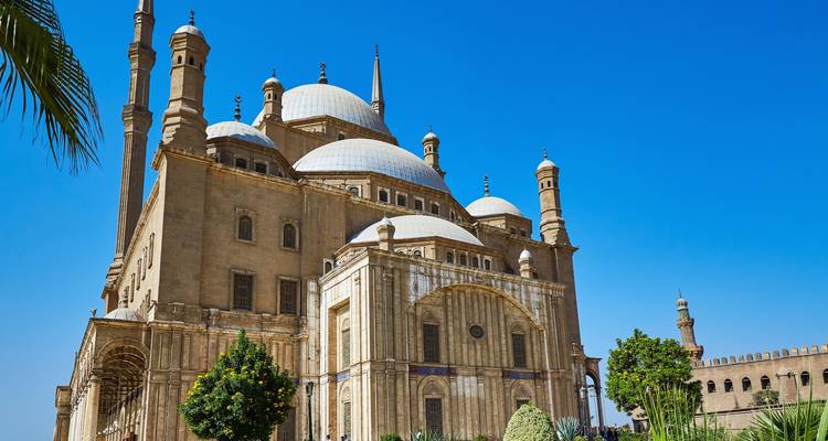 Découvrez l'Égypte en 4 jours : Le musée du Caire, les pyramides de Gizeh et les sites emblématiques -  Black Camel Tours e. U. 3