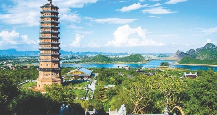 4 - Jour Hanoi - Ninh Binh - Baie d'Ha Long Croisière 5 étoiles - Ha Long Bay Lux Cruises Tours 10