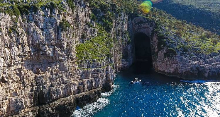 Explore Vlora Bay: Sazani Island & Karaburun peninsula from Tirana - Choose Balkans 2