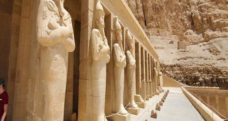 Crucero de 4 días por el Nilo de Asuán a Luxor - Nilvison Egypt Tours  9