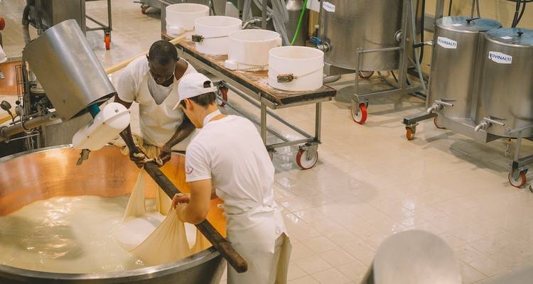 Exploring delicacies of Tuscany, Emilia-Romagna and Veneto - Aurea Travel 1