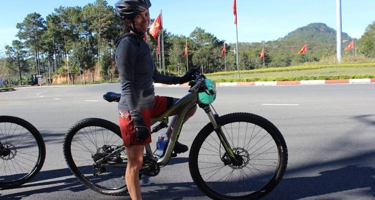 Cycling Tour Vietnam  Saigon - Hanoi - Vietnam Bicycle Travel 2
