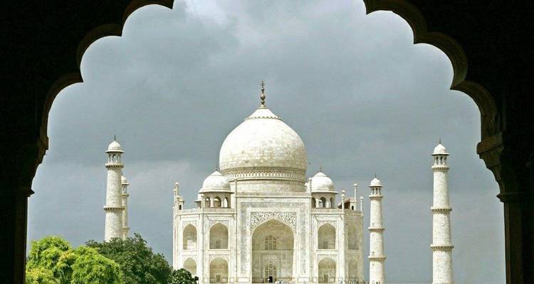 Incredible Same Day Taj Mahal Trip From Delhi - Fragrance of Taj 10