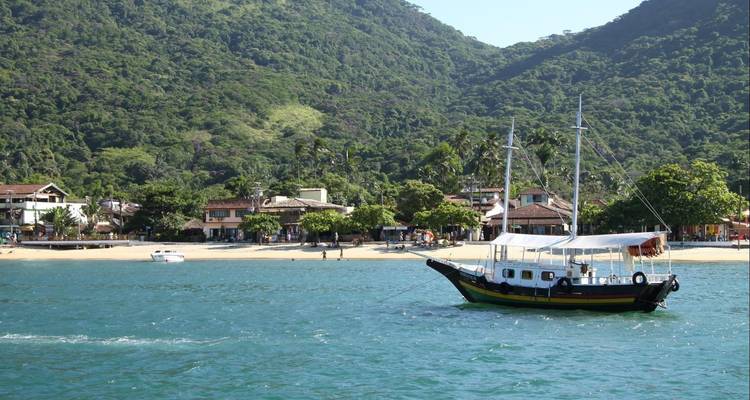 The entire Green Coast from Sao Paulo to Rio, with sea areas around Rio - We Travel Discovery 4