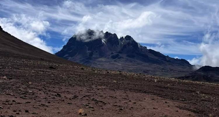 EXCURSION D'UNE JOURNÉE AU MONT KILIMANDJARO ROUTE MARANGU - Johnadventures 10