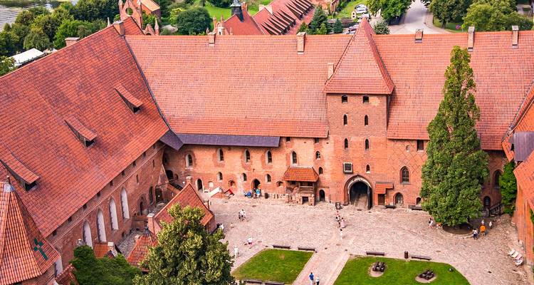 Tailor-Made Best Private Poland Tour, Daily Depart & Exclusive Car - Agate Travel 9