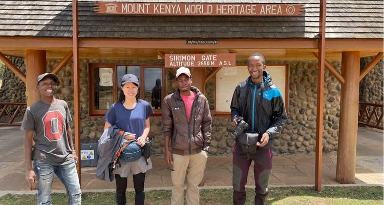 Randonnée de 2 jours au Mont Kenya et Ol Pejeta - la maison des chimpanzés 30% de réduction - Smile view Kenya tours and travel 1