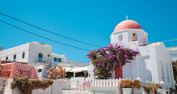 London to Santorini (Plus, Start Paris) - Contiki 10