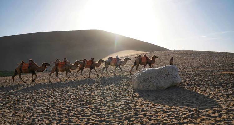 Circuito privado de 3 días a las cuevas de Mogao en Dunhuang desde Shanghai en avión - Silk Road Trips 6