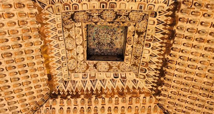 Circuito privado de 3 días a las cuevas de Mogao en Dunhuang desde Shanghai en avión - Silk Road Trips 8