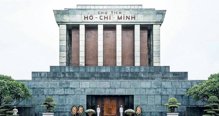 Frontansicht des Ho-Chi-Minh-Mausoleums.
