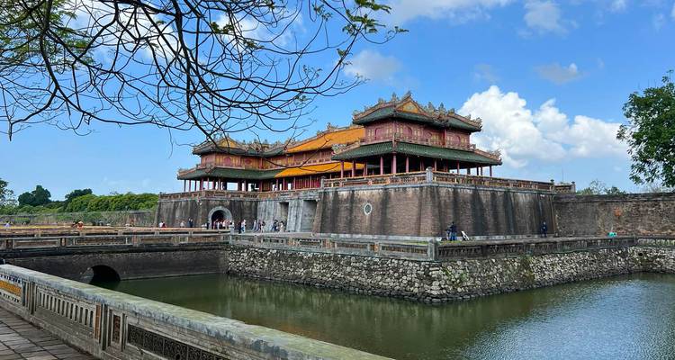 Historisch paleis met binnenplaats.