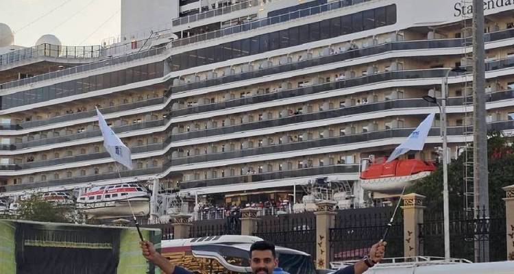 Desde el puerto de el - Sokhna: circuito guiado a la Pirámide Guiza y al museo Nacional . - Sun Pyramid Tours 4