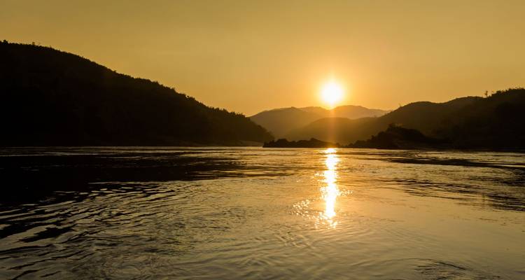 4-Day Upstream Mekong River Cruise Tours From Phnom Penh To Siem Reap - VietLong Travel 8