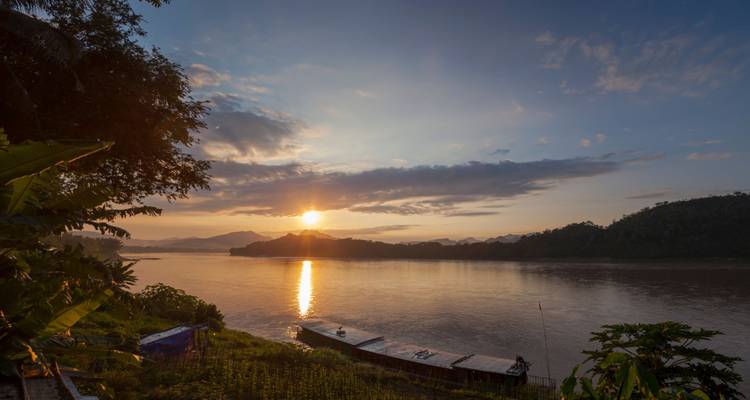 3-Day Upstream Mekong River Cruise Tours from Phnom Penh to Siem Reap by Mekong Dawn - DNQ Travel 8
