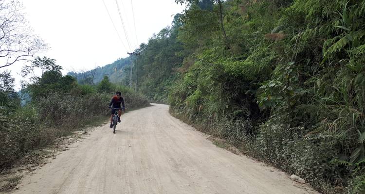 Circuit de 4 jours à vélo pour découvrir le nord du Laos à partir de Luang Prabang - Tiger Trail Travel 9