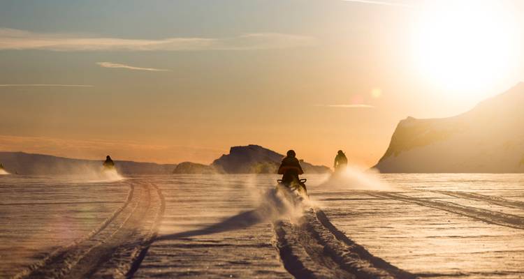Aventura invernal Islandia: auroras boreales y glaciares eternos - journaway DACH 9