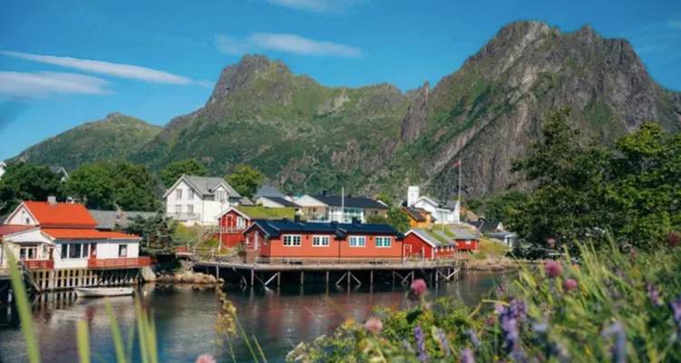 L'aventure des Lofoten : Roadtrip vers les cabanes rouges sur pilotis (5 destinations) - journaway 2
