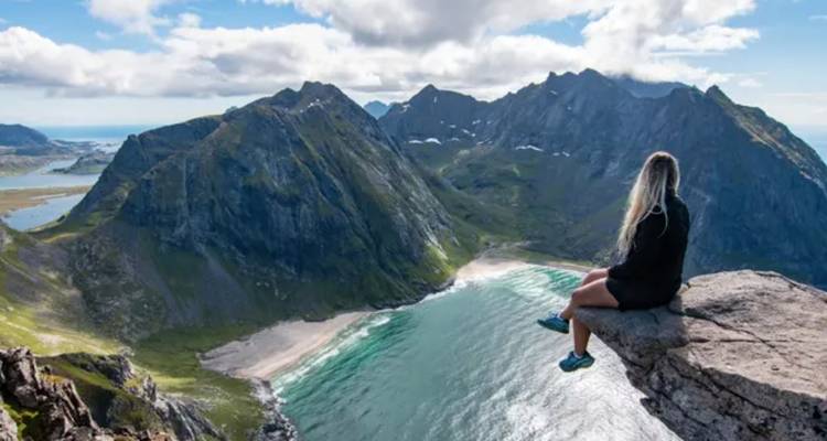 L'aventure des Lofoten : Roadtrip vers les cabanes rouges sur pilotis (5 destinations) - journaway 4