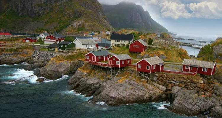 L'aventure des Lofoten : Roadtrip vers les cabanes rouges sur pilotis (5 destinations) - journaway 6