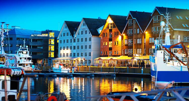 Aventura en Lofoten: Viaje por carretera a las casas de zancos rojos (6 destinations) - journaway 1