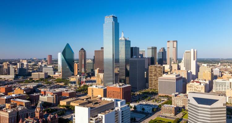 Luchtfoto van de skyline van het centrum van Dallas met moderne gebouwen