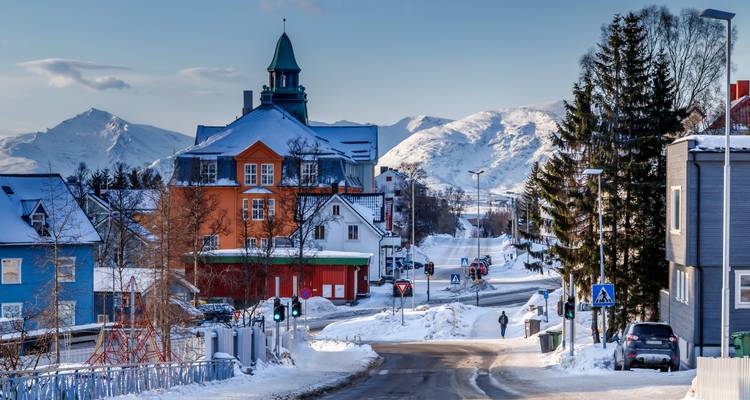 Arctic Road Trip: Husky Adventure & Polar Lights (6 destinations) - journaway 6