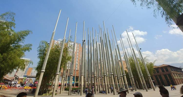 Visite culturelle immersive de Medellin avec excursions d'une journée - World Awaits Cultural Tours LLC 1
