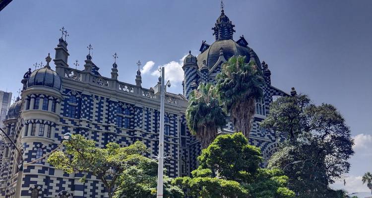Visite culturelle immersive de Medellin avec excursions d'une journée - World Awaits Cultural Tours LLC 3