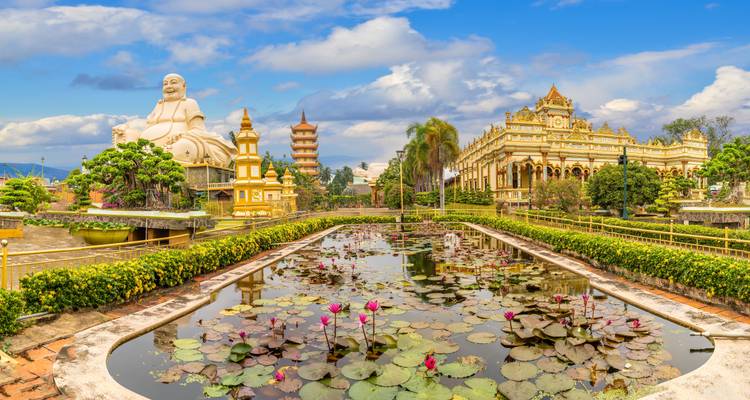 Van Phat Pagoda und Gärten in My Tho, Vietnam.