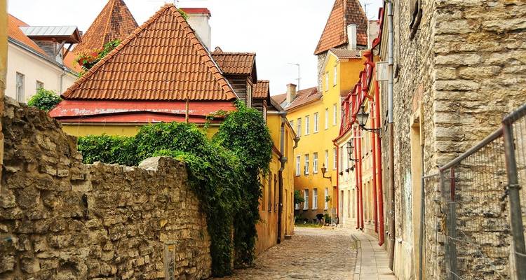 Amber Road From Warsaw To Baltic States - Kompas 2
