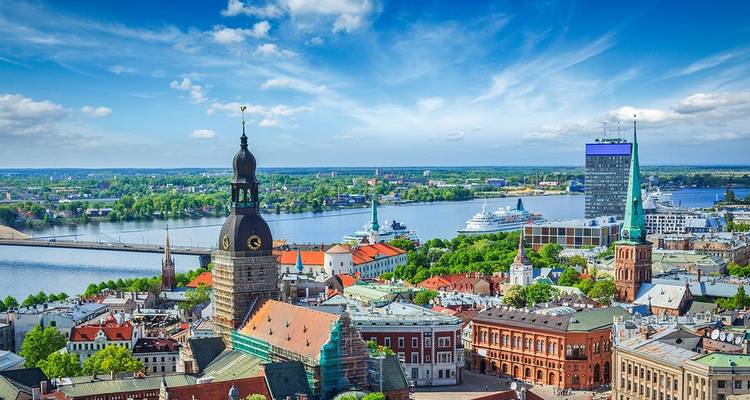 Amber Road From Warsaw To Baltic States - Kompas 7