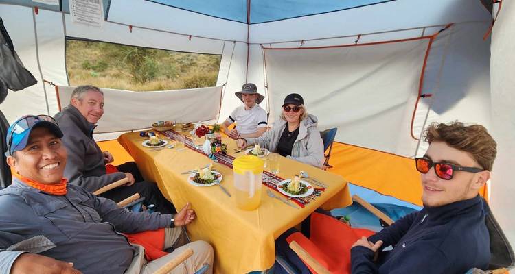 Excursión premium a la Montaña Arcoiris y al Valle Rojo con picnic - TreXperience 6
