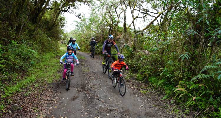 Ciclismo en Ecuador - explorar las maravillas naturales del país sobre dos ruedas - Authentic Ecuador 1