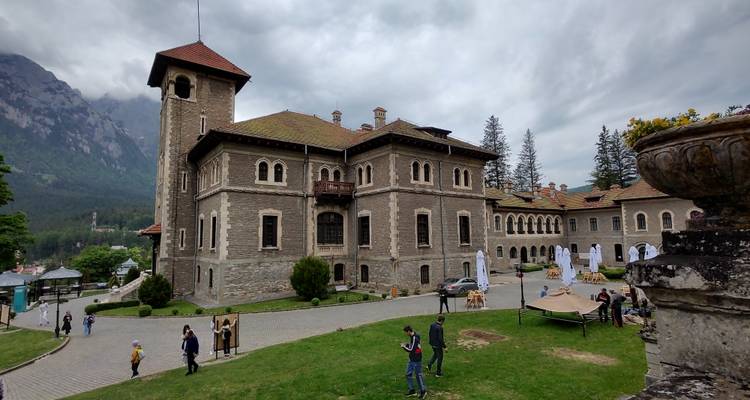 2-Day Private Tour in Romania including Peles Castle, Bran Castle, Cantacuzino Castle, Brasov and Bears Sanctuary - Transylvania Discovery Tours 8