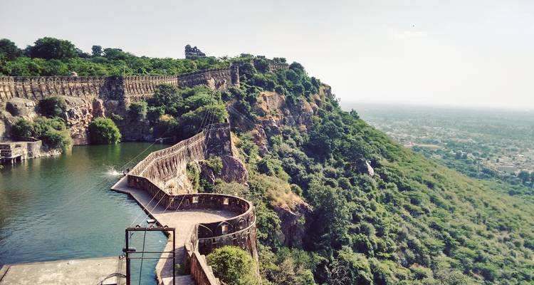 Regal Rajasthan Tour with the Ganges and Taj Mahal - GoBook India Tours 1