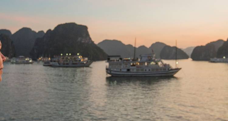 Crucero en juncos por la Bahía de Halong - Original - Intrepid Travel 2